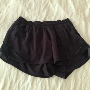 Lululemon Hotty Hot Short II Long 4"